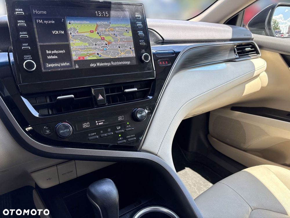 Toyota Camry 2.5 Hybrid Executive CVT - 20