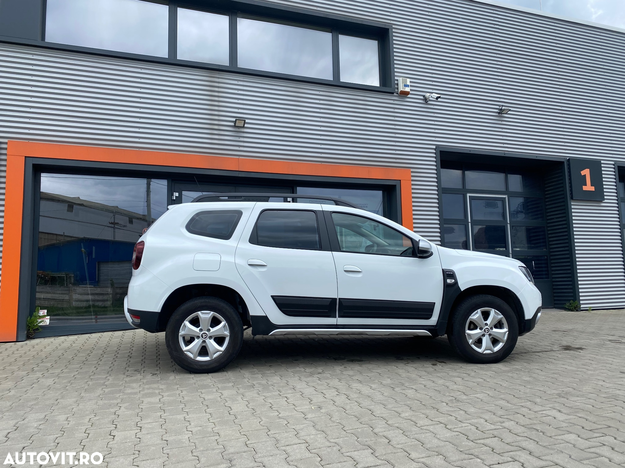 Dacia Duster 1.5 dCi 4WD Essential - 16