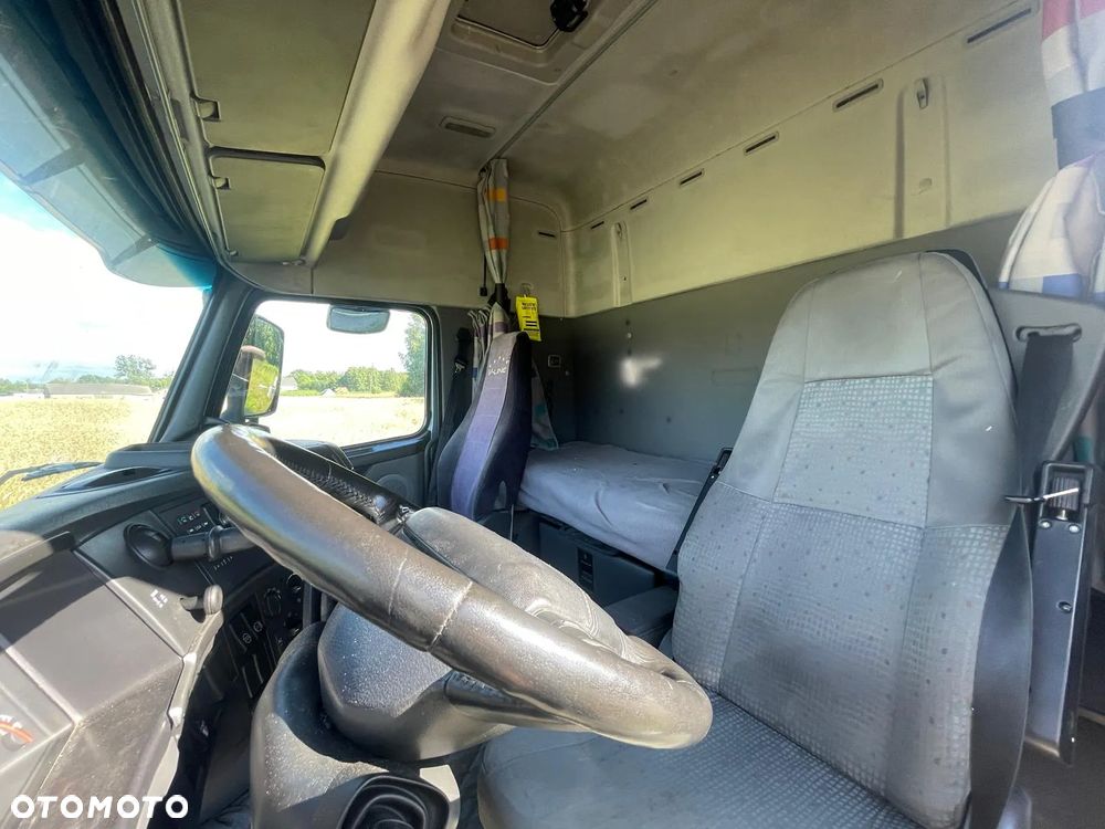 Volvo FH12 - 26