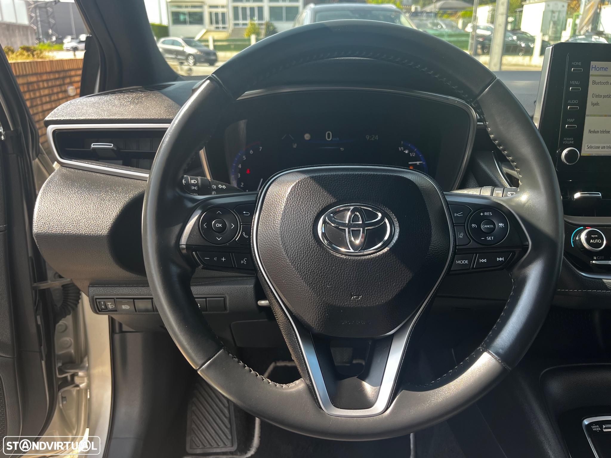 Toyota Corolla Touring Sports 1.8 Hybrid Comfort+P.Sport - 25