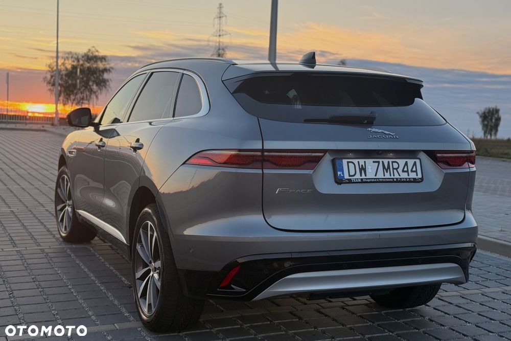 Jaguar F-Pace 2.0 i4P AWD Pure - 16