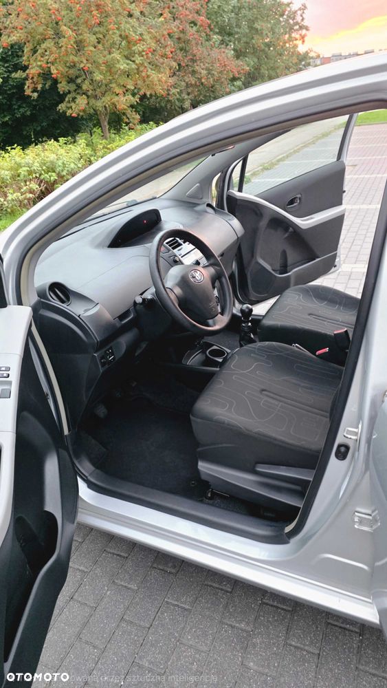 Toyota Yaris - 8