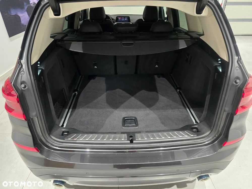 BMW X3 xDrive20d Advantage - 8