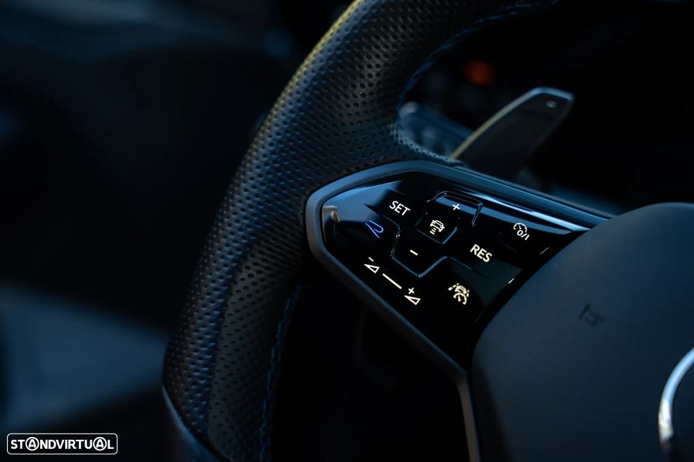 VW Golf 2.0 TSI R DSG - 25
