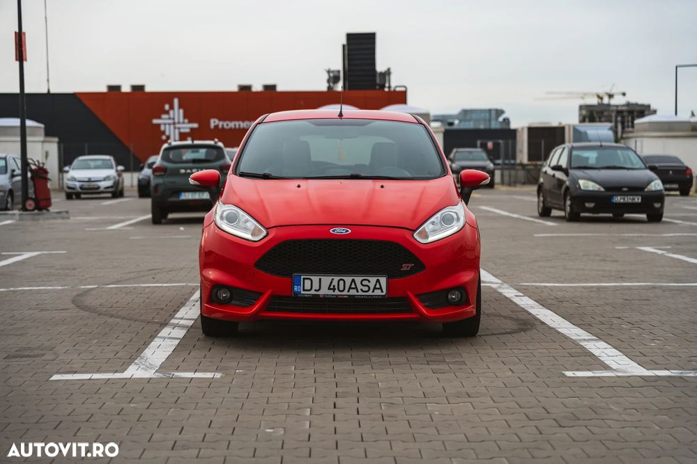 Ford Fiesta 1.6 ST - 14