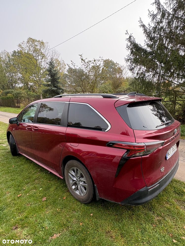 Toyota Sienna - 5