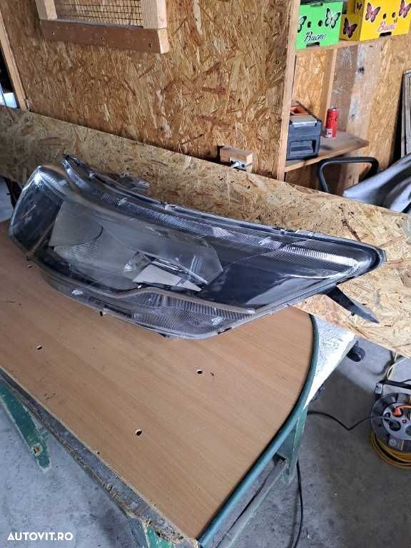 Far stanga Iveco an 2014-2019 original - 2