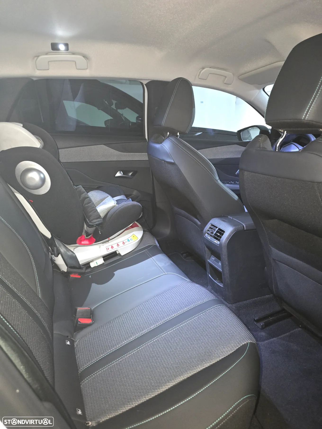 Peugeot 308 SW 1.6 Hybrid Allure Pack e-EAT8 - 27