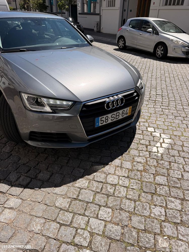 Audi A4 Avant 2.0 TDI Business Line - 1