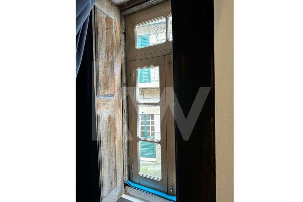 Casa 3 Andares | Rua Viriato Trágico | Avô - Grande imagem: 4/13