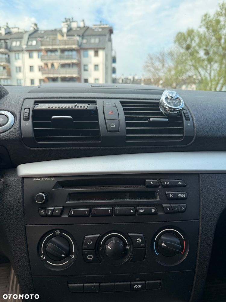 BMW Seria 1 120d DPF Edition Sport - 8