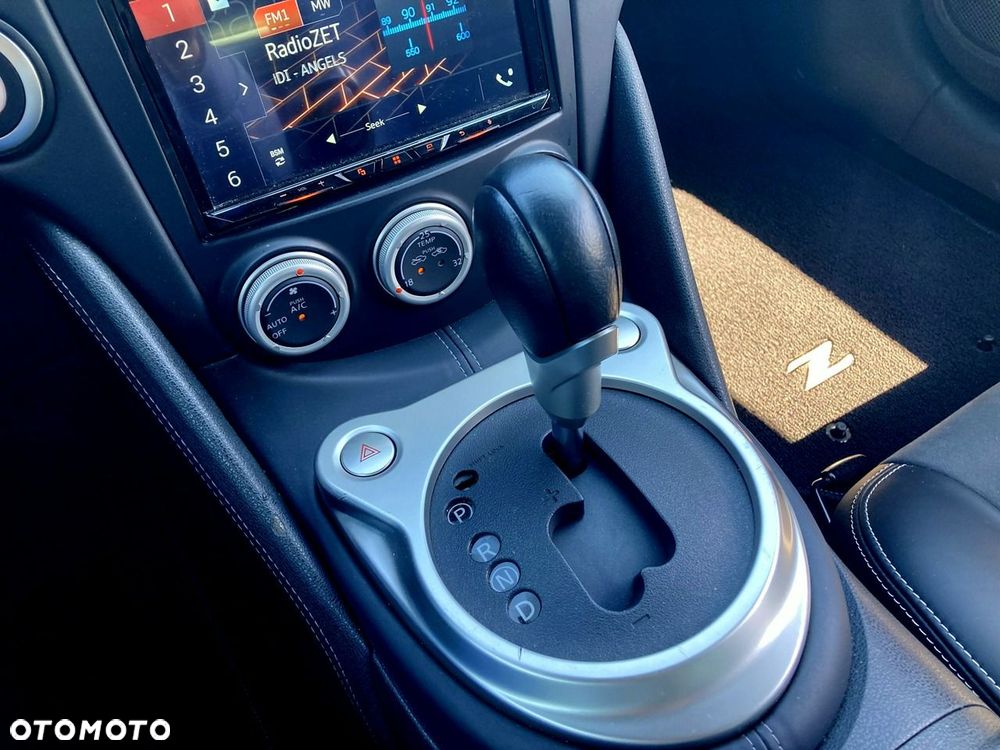 Nissan 370 Z - 28