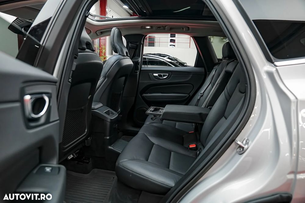 Volvo XC 60 T6 AWD Ultra Dark - 6