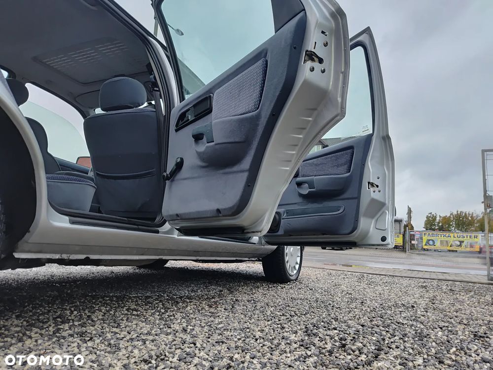 Ford Sierra 2.0 Ghia - 17