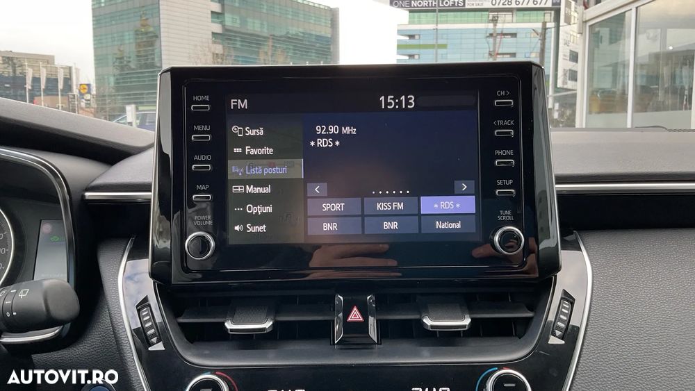 Toyota Corolla 1.8 HSD Business - 24