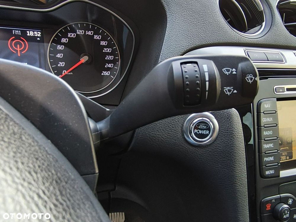 Ford S-Max - 17