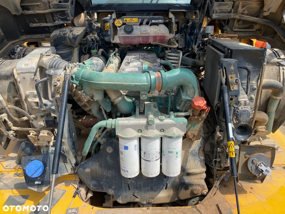 Volvo A25G, 2014 ROK, OPONY 80% DOBRE, TYLNA KLAPA, Z NIEMIEC, PIĘKNY STAN - 21