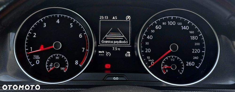 Volkswagen Golf - 11
