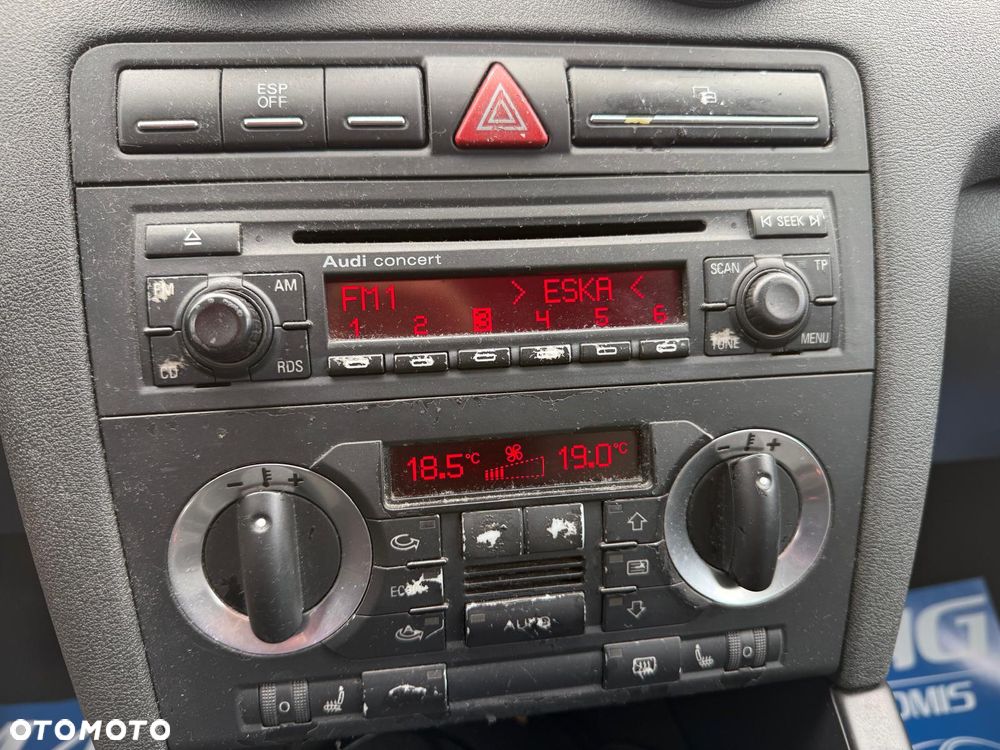 Audi A3 3-drzwiowe 1.6 Ambition - 18