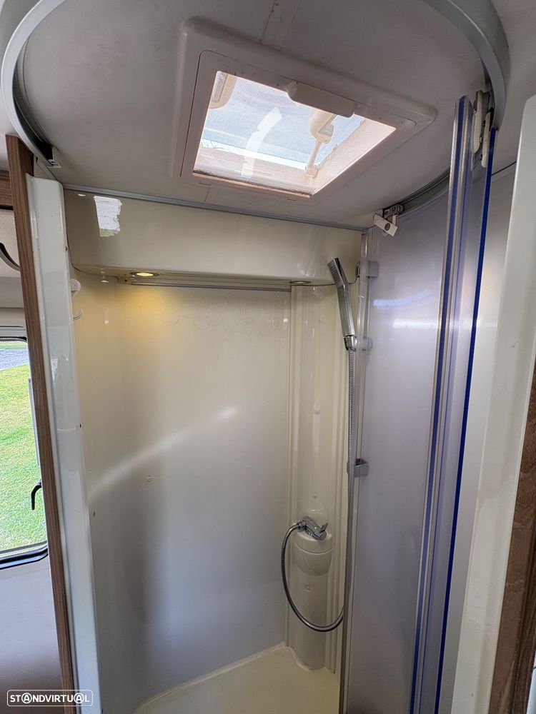 Burstner Aviano Aviano 727 cama central - 29