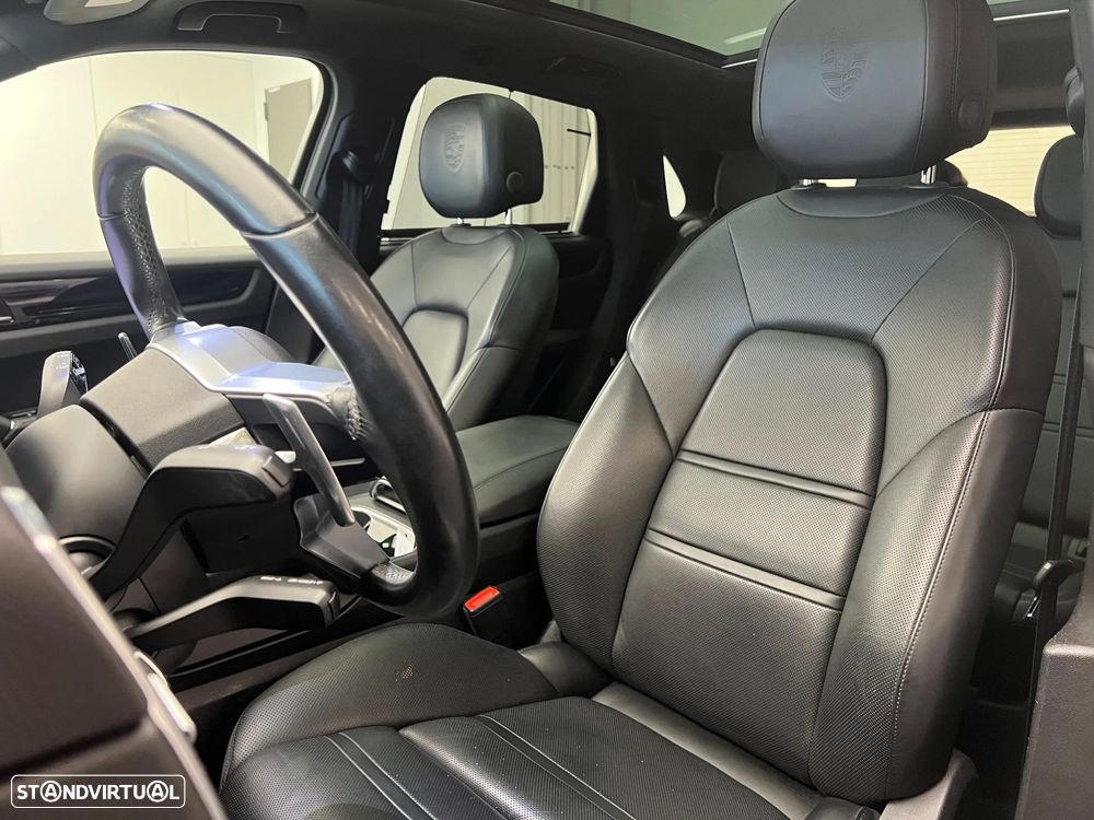 Porsche Cayenne - 20