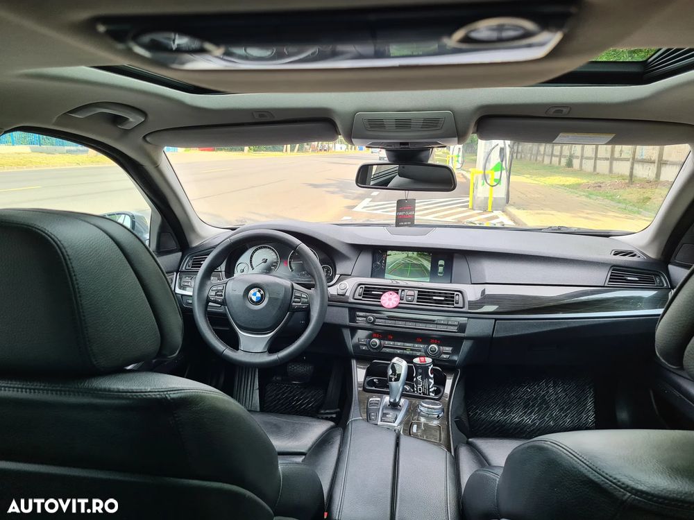 BMW Seria 5 525d xDrive - 11