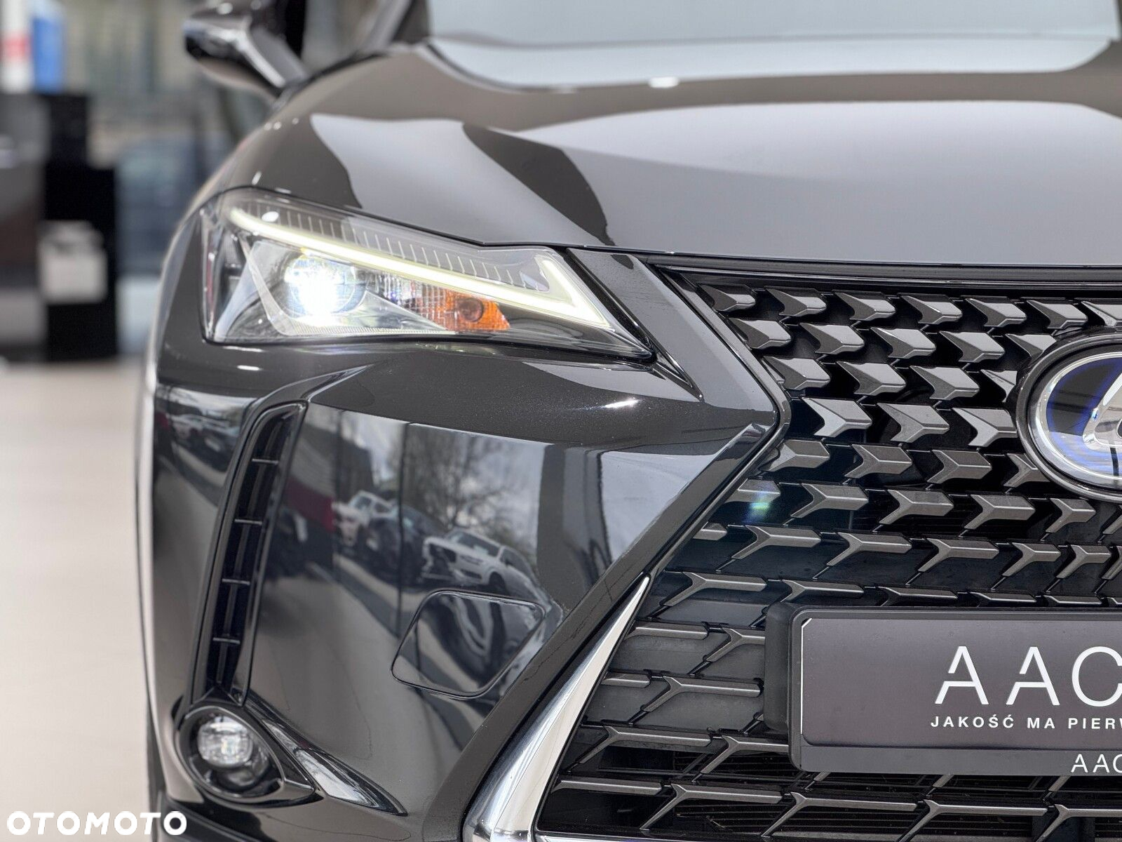 Lexus UX - 40