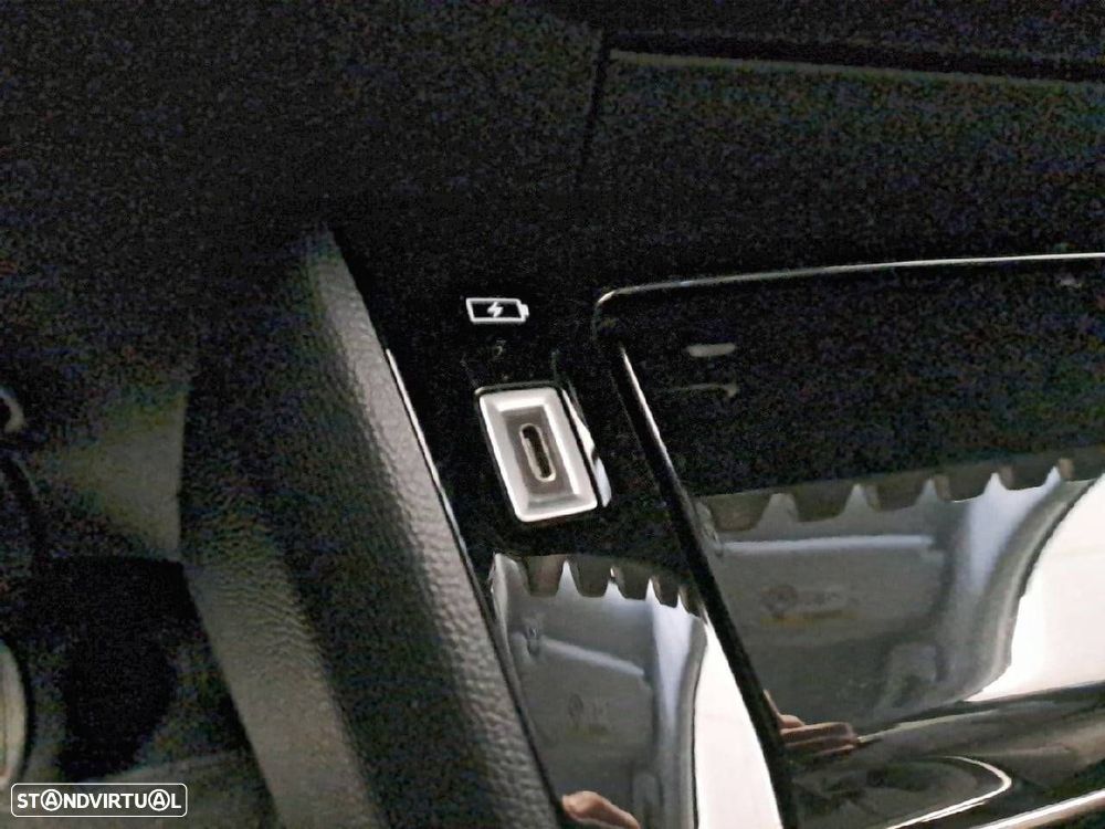 Peugeot 2008 1.2 PureTech Allure - 24