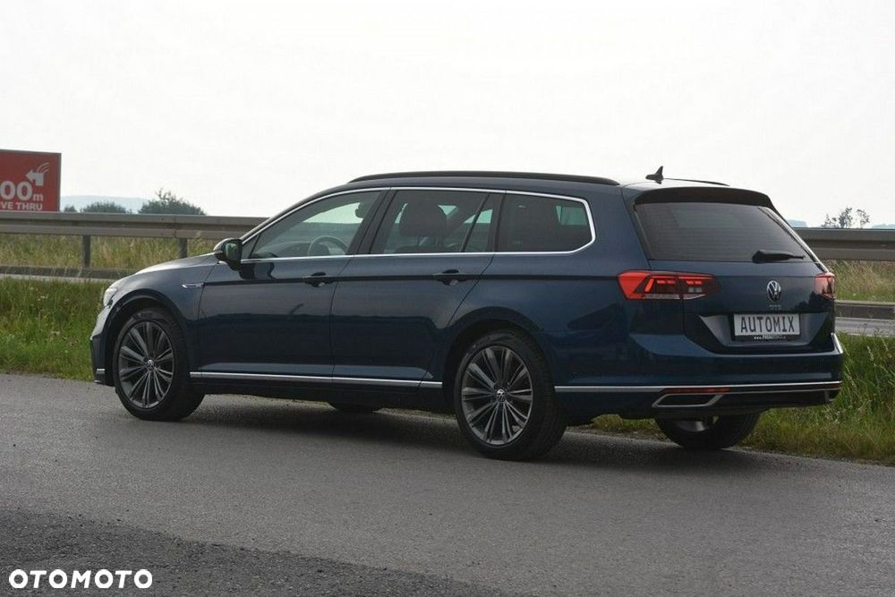 Volkswagen Passat - 4