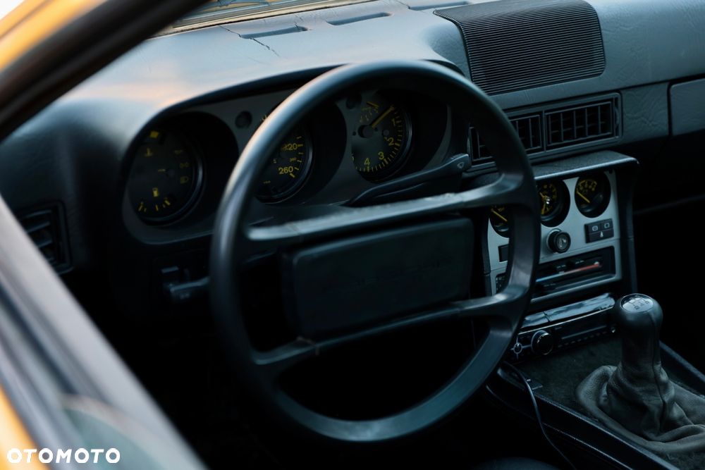 Porsche 944 - 18
