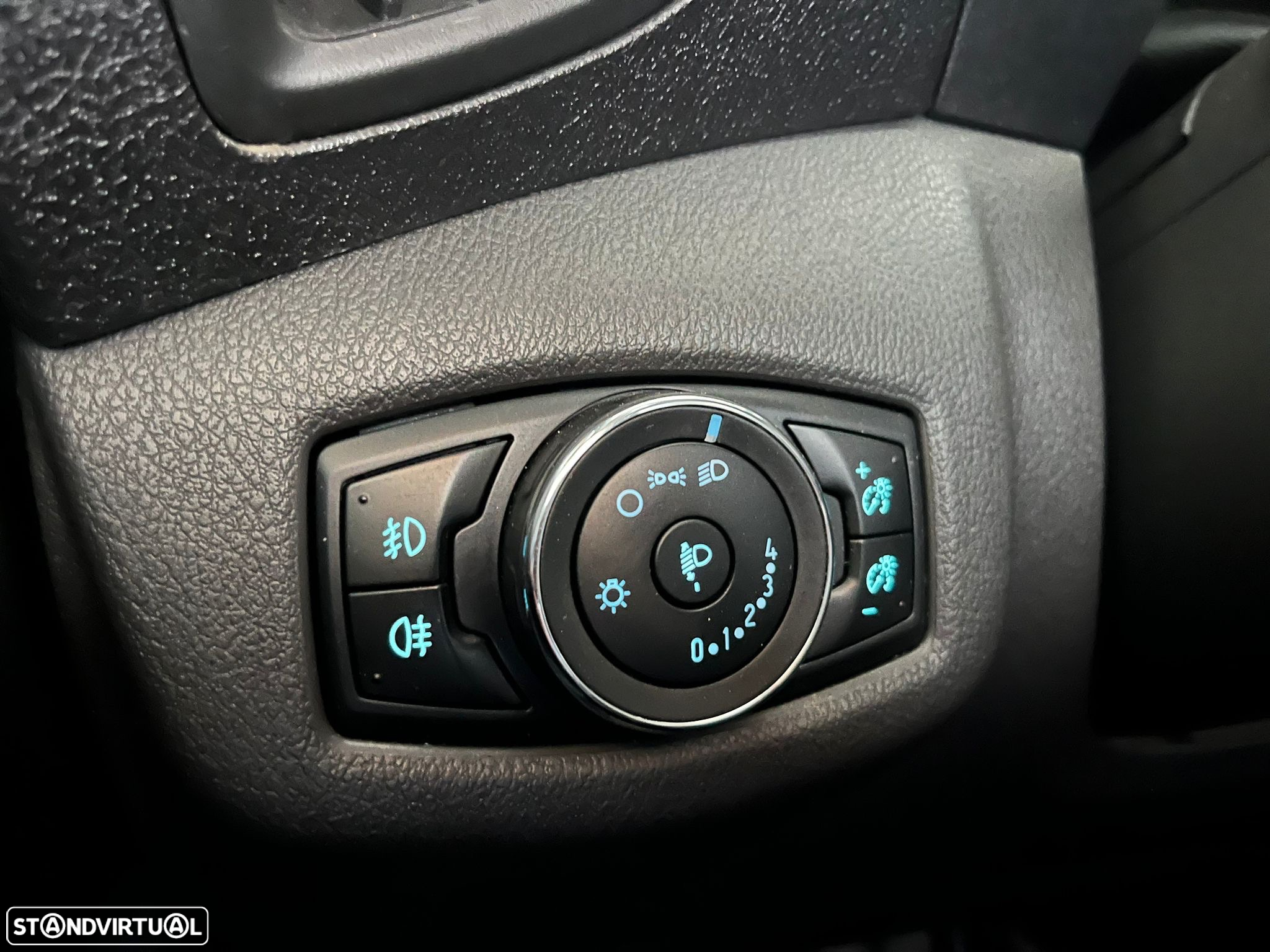 Ford Connect 1.6 TDCI 3 LUGARES - 17