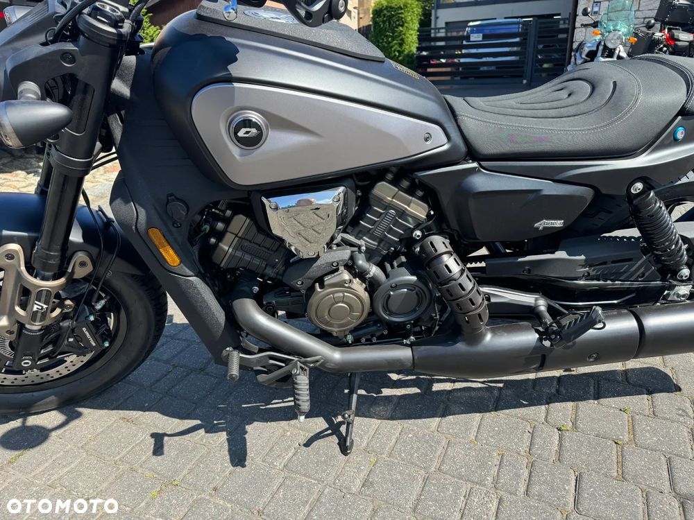 QJMOTOR SRV 600V - 2