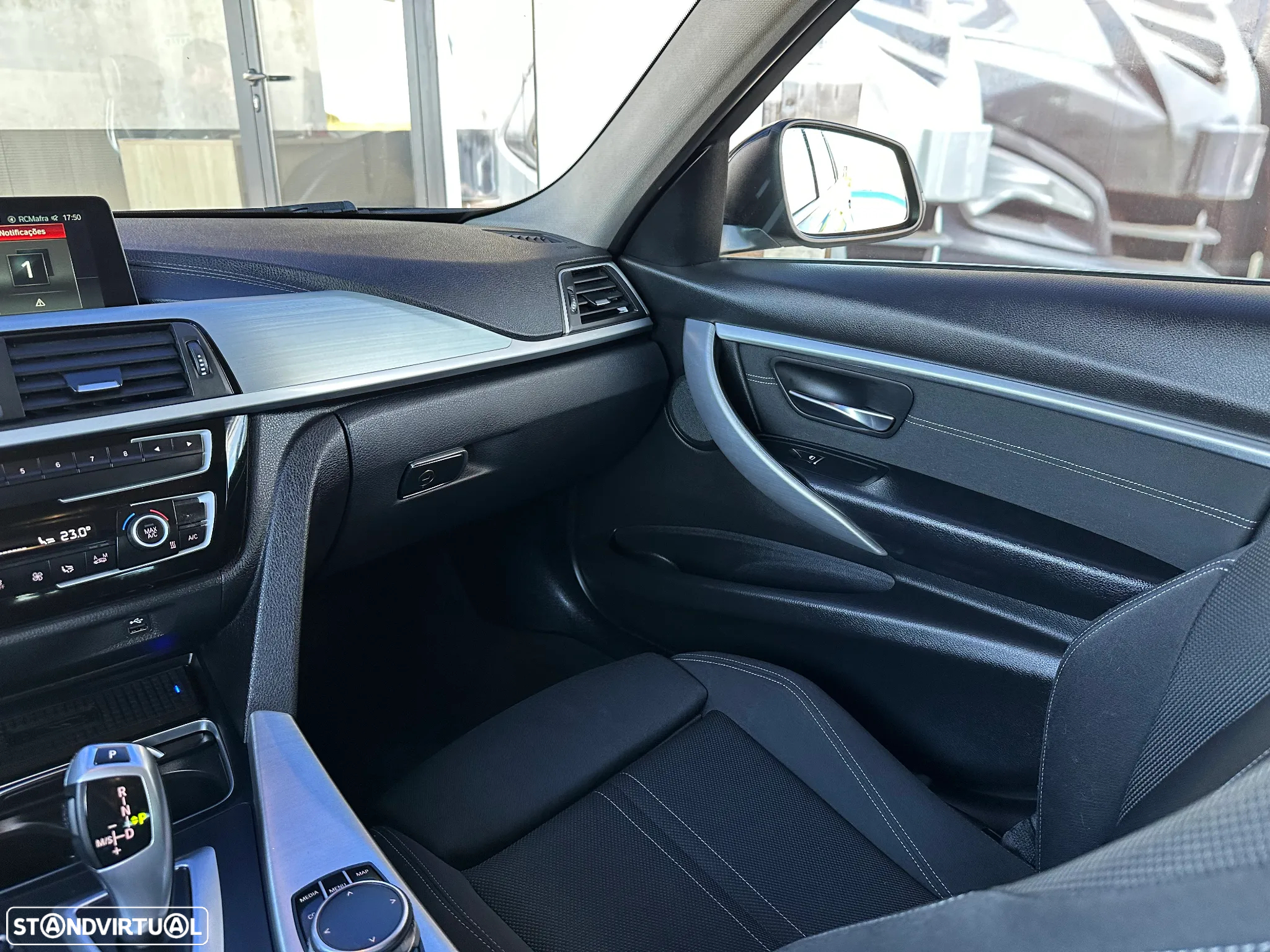 BMW 318 d Touring Line Sport Auto - 38