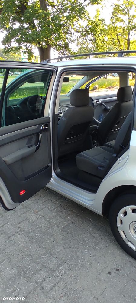 Volkswagen Touran 1.6 - 4