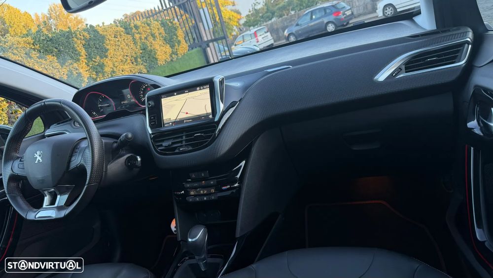 Peugeot 2008 1.2 PureTech GT Line EAT6 - 10