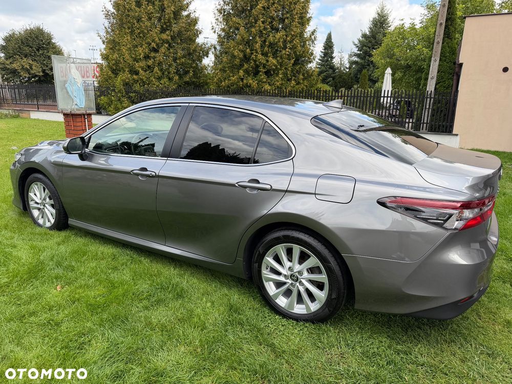 Toyota Camry - 6