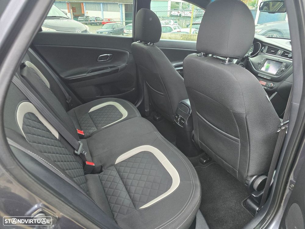 Kia Ceed SW 1.6 CRDi GT Line 7DCT - 22