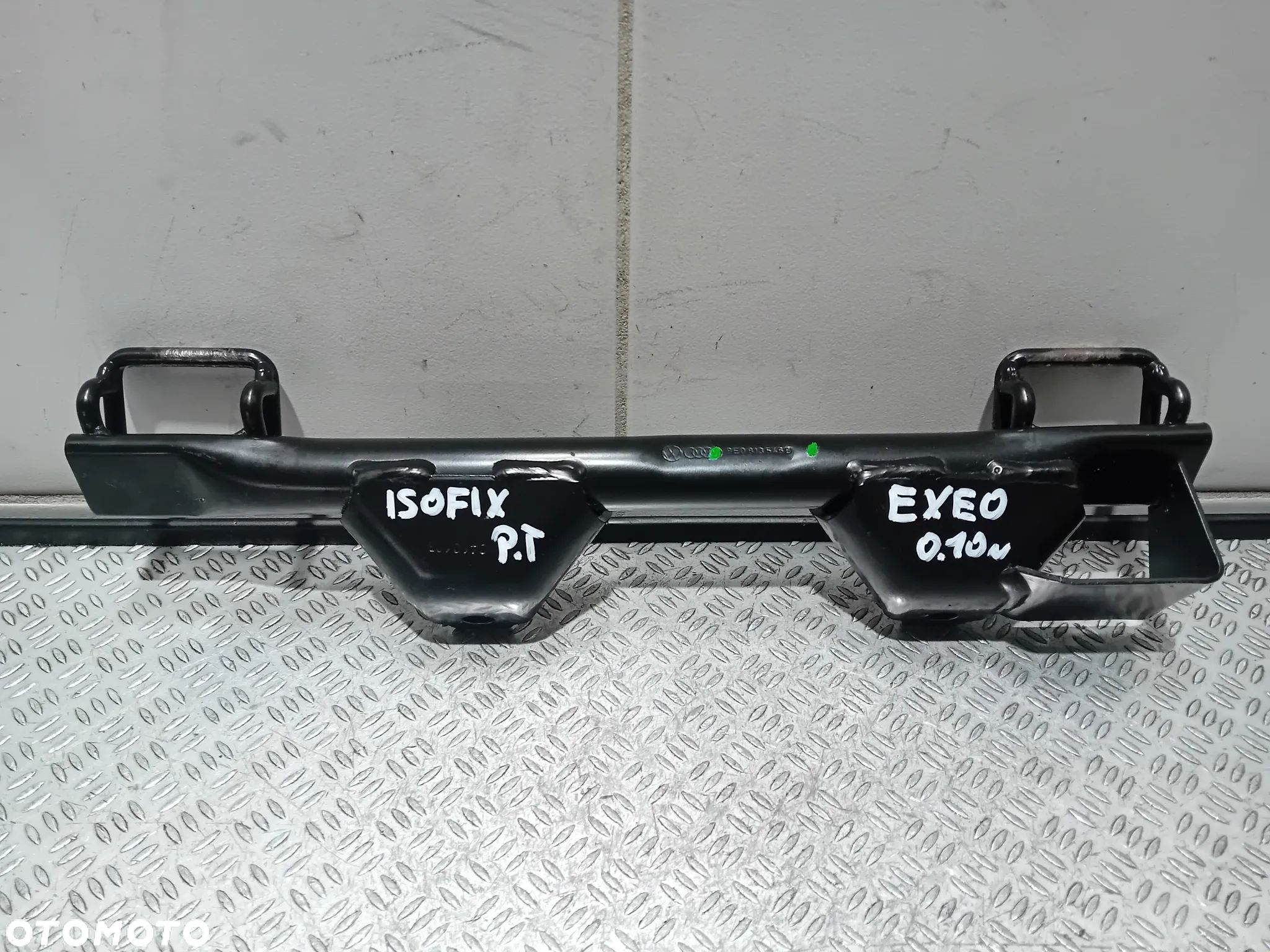 mocowanie fotelika isofix prawy tył Seat Exeo 2010 8E0813546B - 1