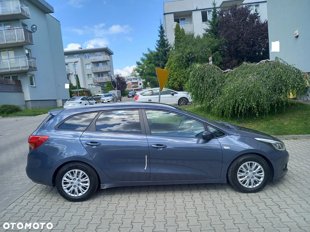 Kia Ceed 1.6 CRDi 128 Platinum Edition - 4