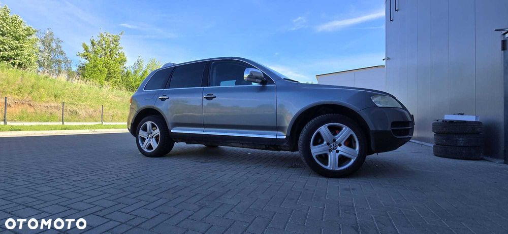 Volkswagen Touareg - 1