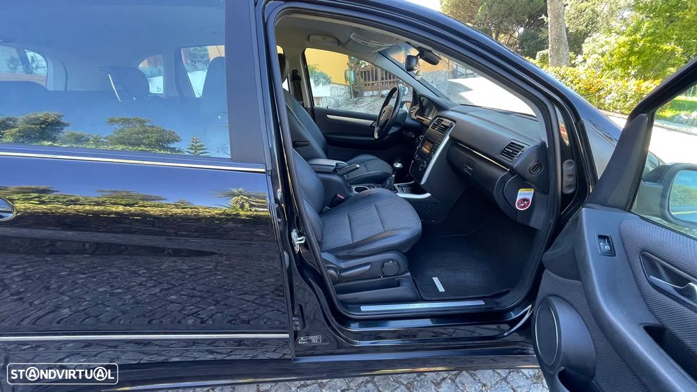 Mercedes-Benz B 180 CDI - 23