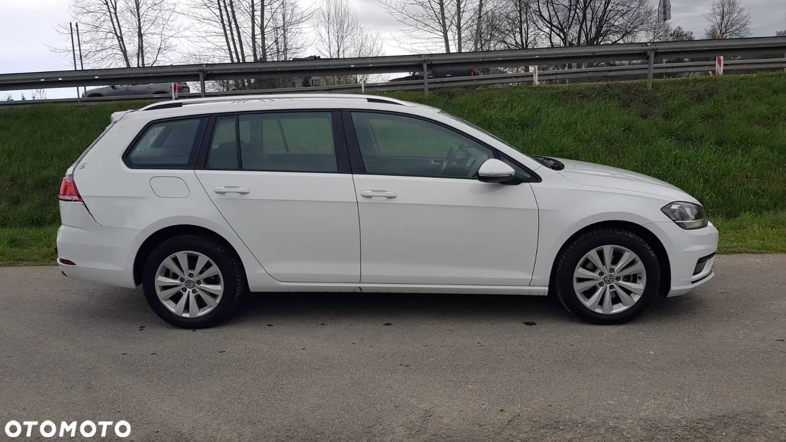 Volkswagen Golf - 2