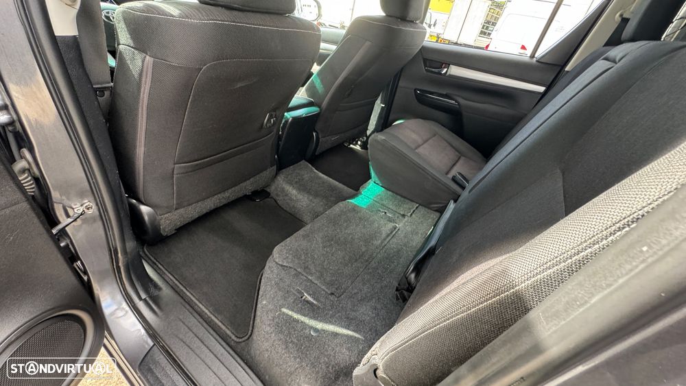 Toyota Hilux 2.4 D-4D 4WD CD Tracker - 43