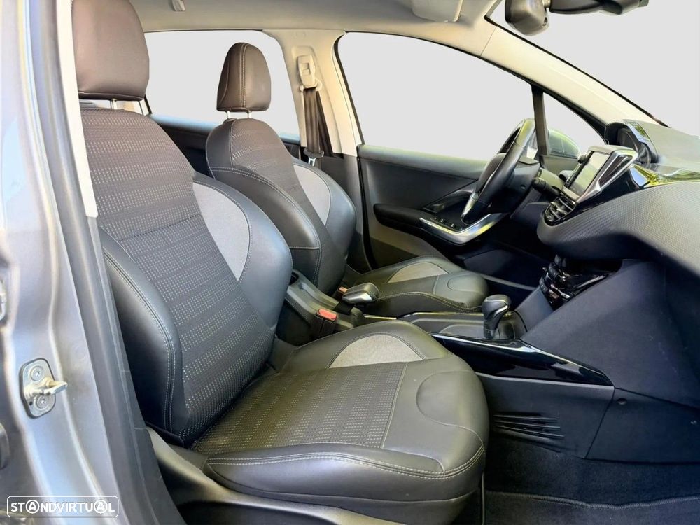 Peugeot 2008 1.2 PureTech Allure EAT6 - 13