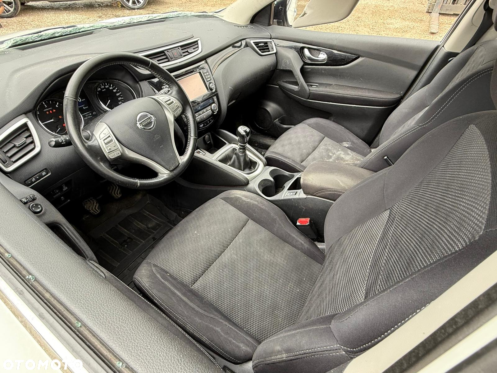 Nissan Qashqai 1.6 dCi TEKNA - 10