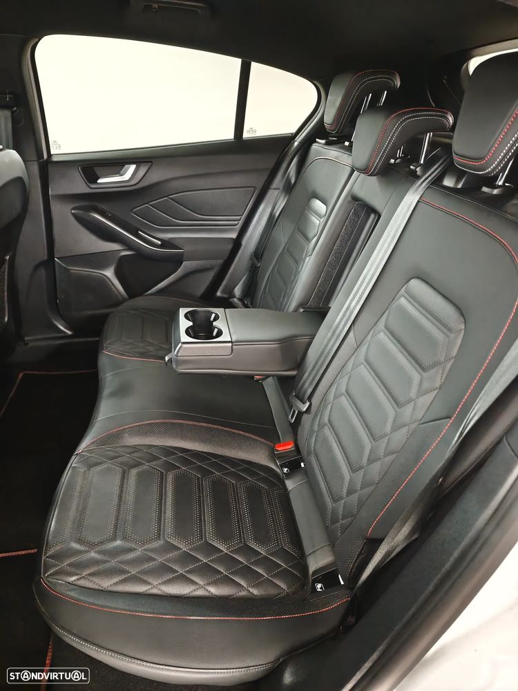 Ford Focus 1.0 EcoBoost MHEV ST-Line X Aut. - 23