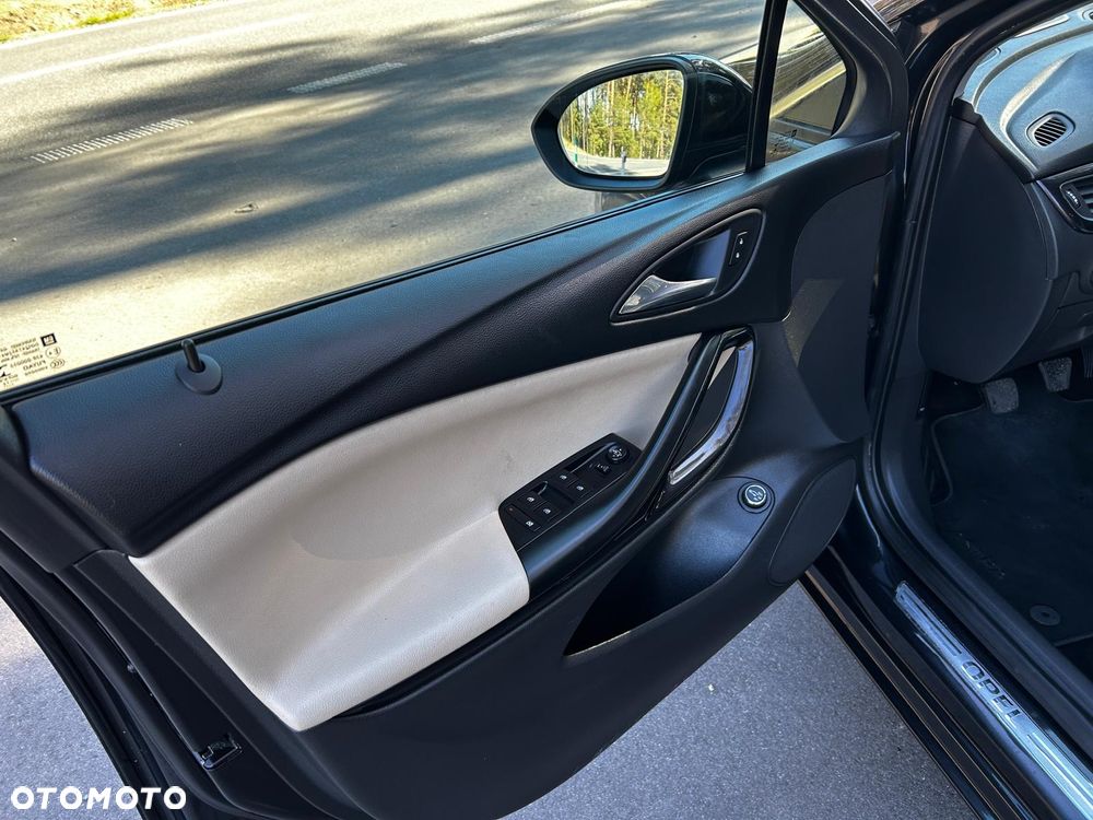 Opel Astra 1.6 CDTI Cosmo - 15
