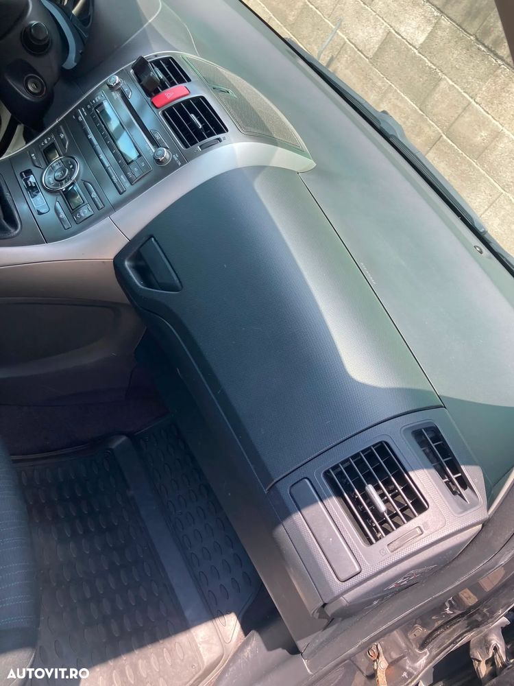 Toyota Auris - 14