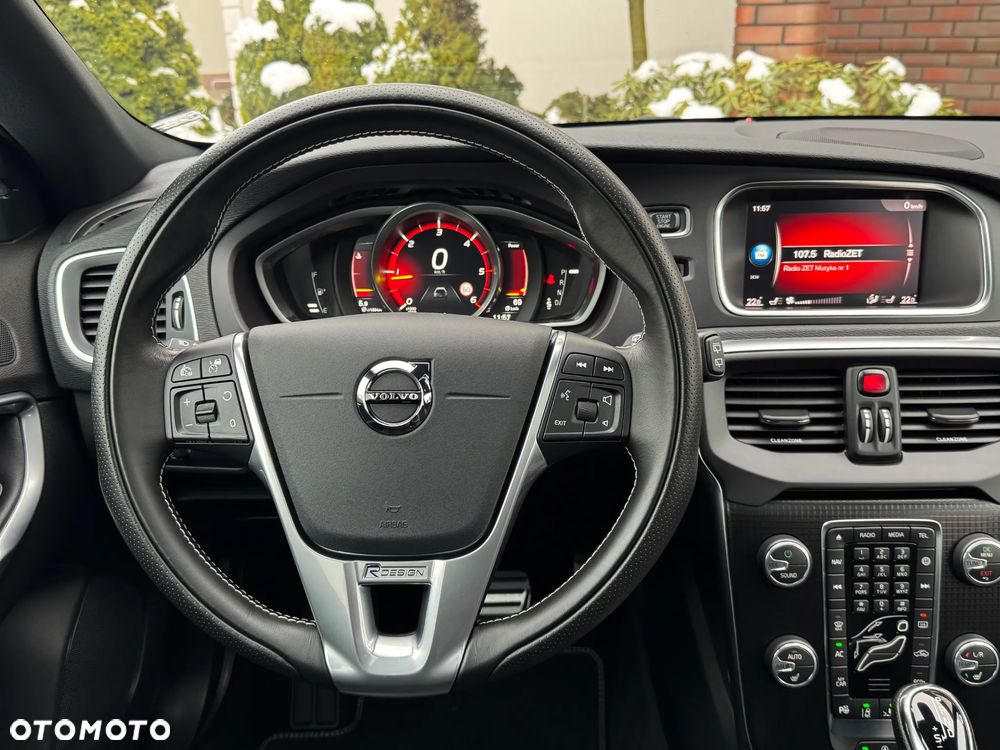 Volvo V40 D3 Geartronic RDesign - 19