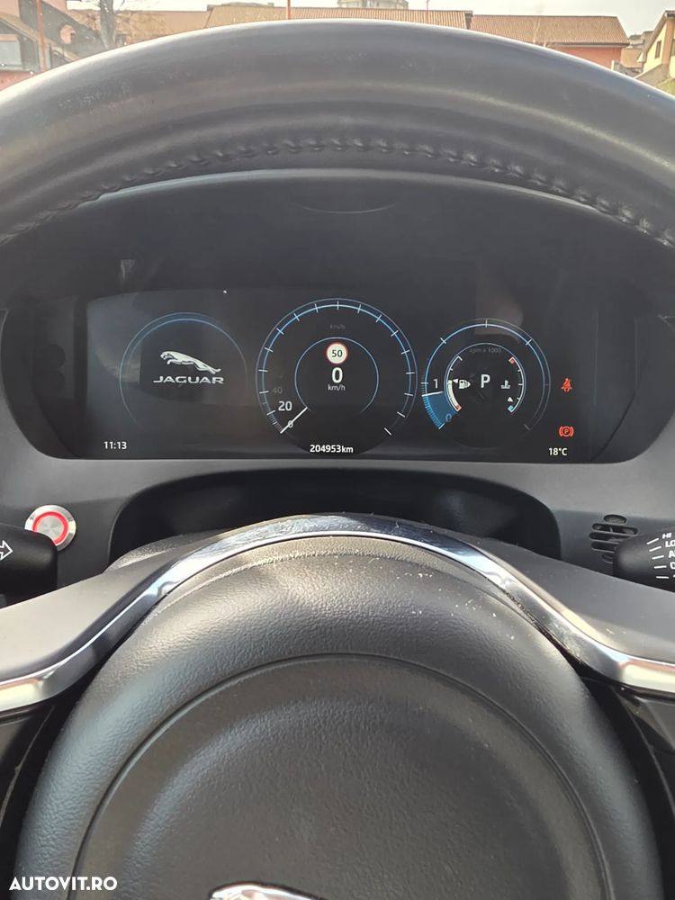 Jaguar F-Pace 20d AWD R-Sport - 8